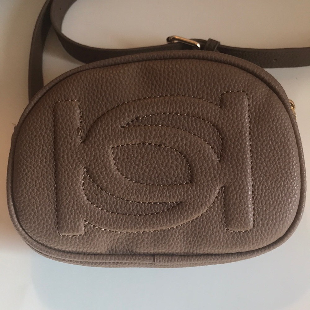 Gifted - BEBE TAUPE BELT PURSE - Picture 2 of 4